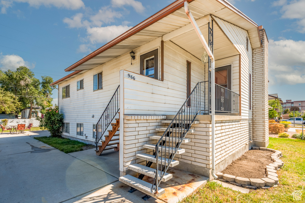 966 W PIONEER CIR Salt Lake City, UT 84104