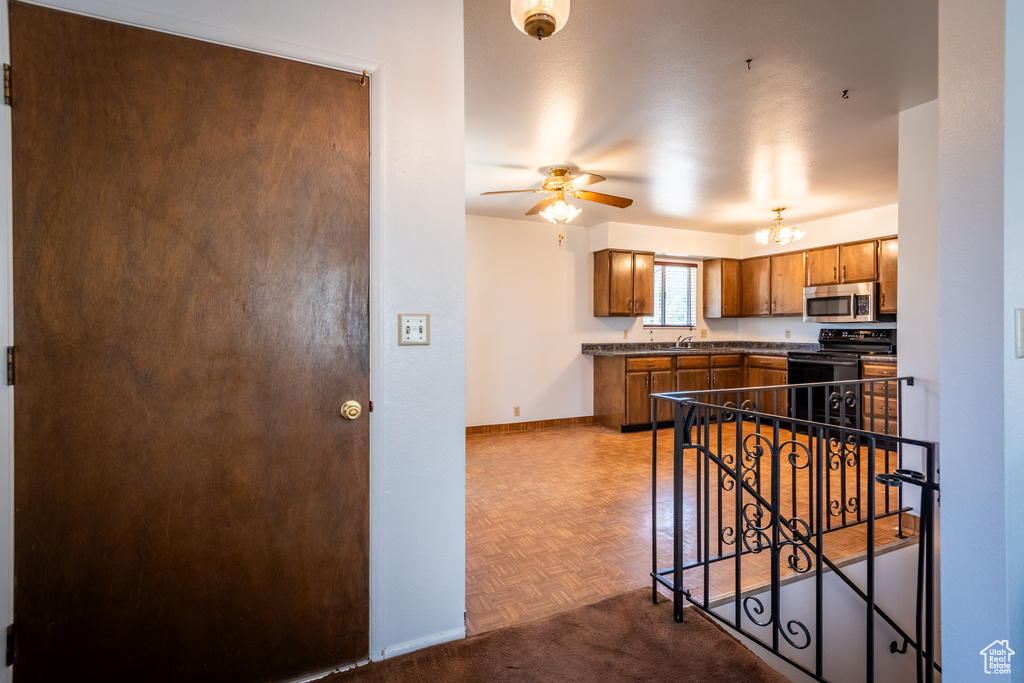 966 W PIONEER CIR Salt Lake City, UT 84104