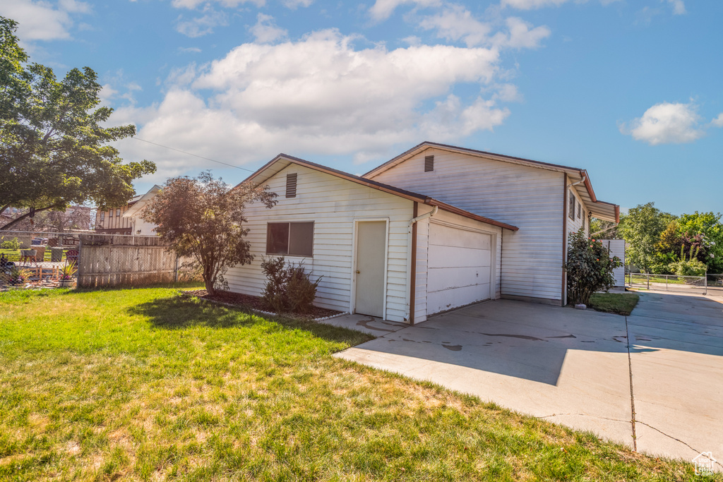 966 W PIONEER CIR Salt Lake City, UT 84104