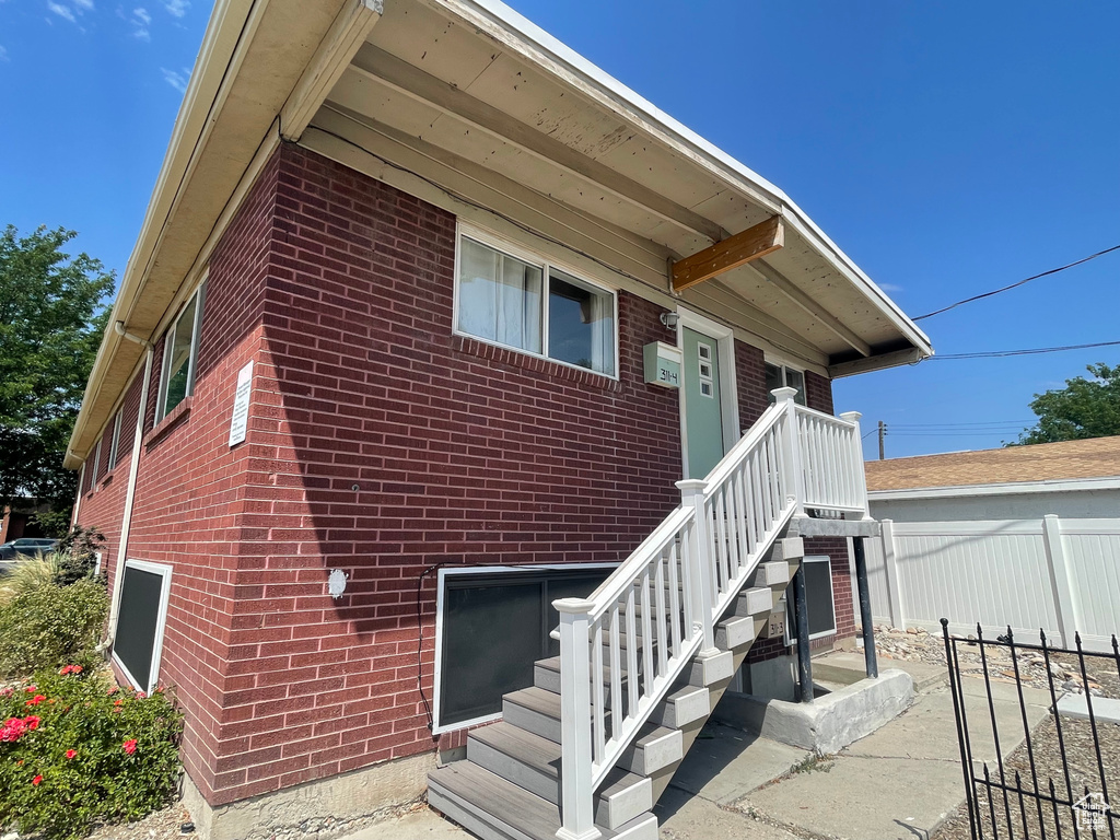 Photo 2 for MLS #2104817 at 311 E 3360 South