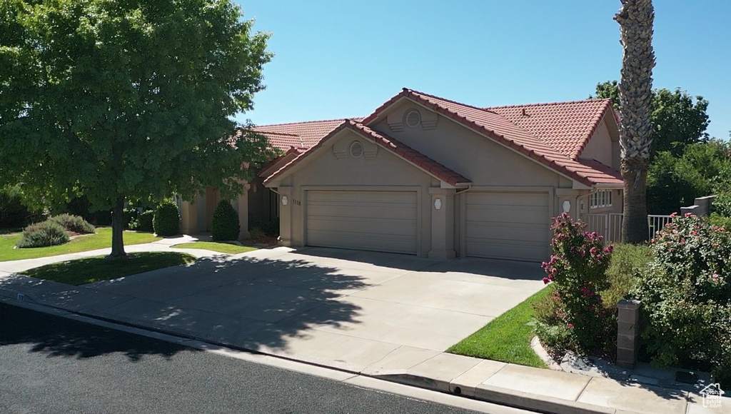 Photo 35 for MLS #2104884 at 1118 E Lizzie Ln