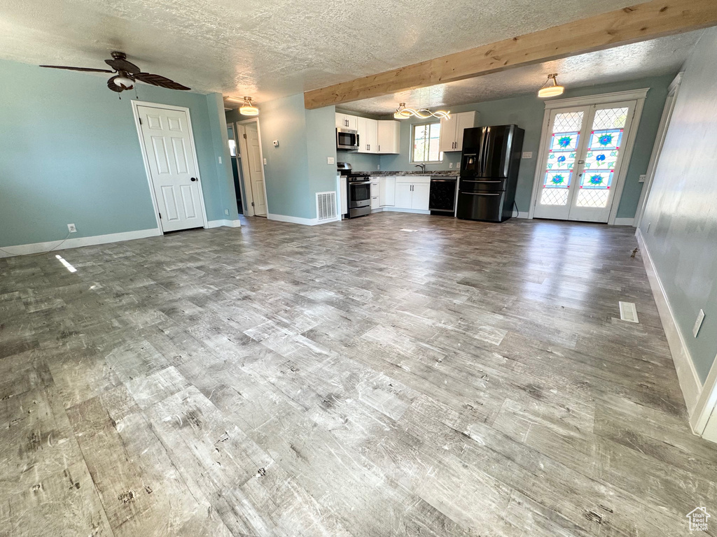 Photo 2 for MLS #2104893 at 463 N 200 West