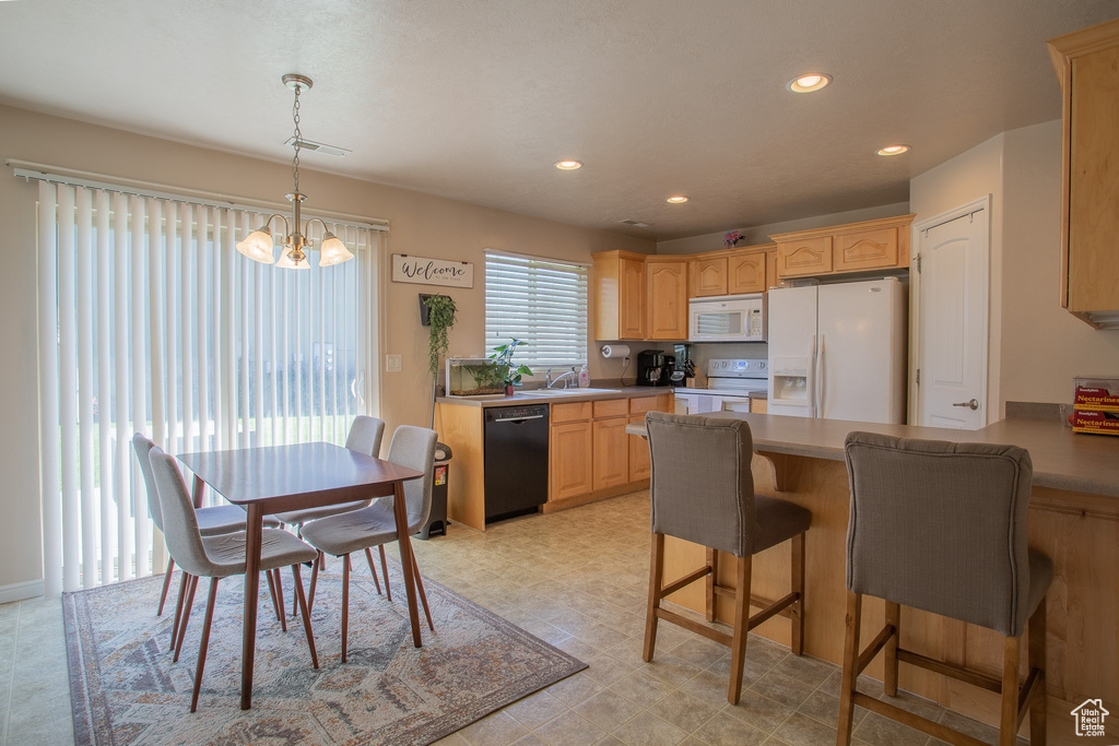 Photo 5 for MLS #2104896 at 121 W Arlington Way