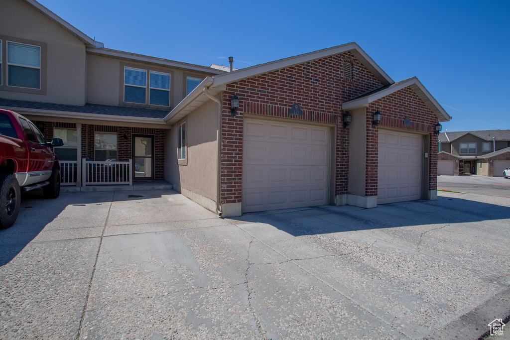 Photo 2 for MLS #2104896 at 121 W Arlington Way