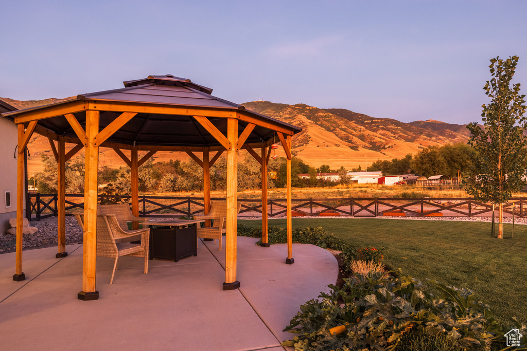 1662 E CLUFF LN Lake Point, UT 84074