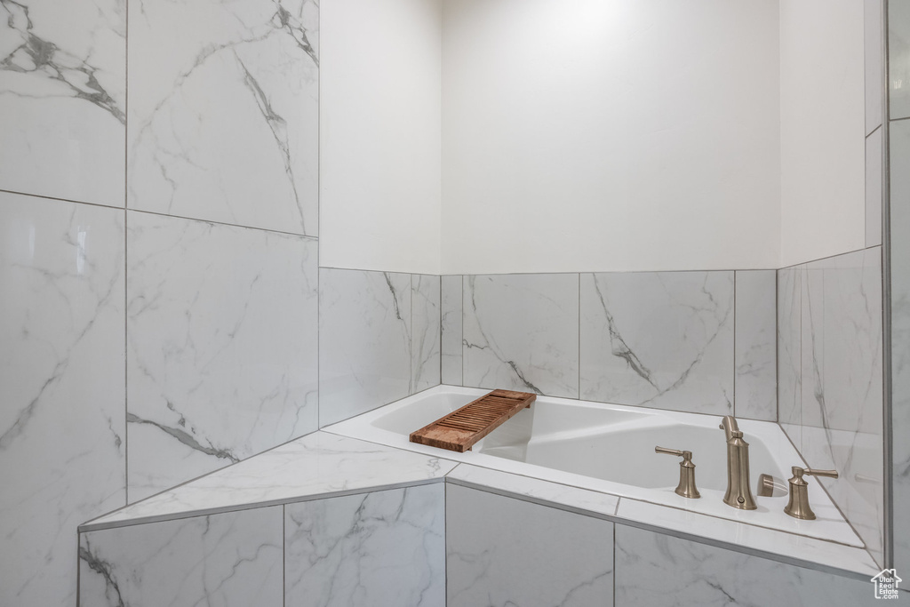 1662 E CLUFF LN Lake Point, UT 84074