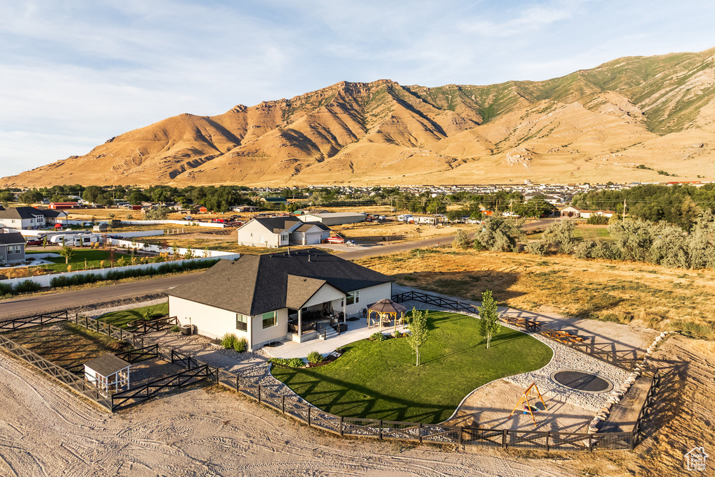 1662 E CLUFF LN Lake Point, UT 84074