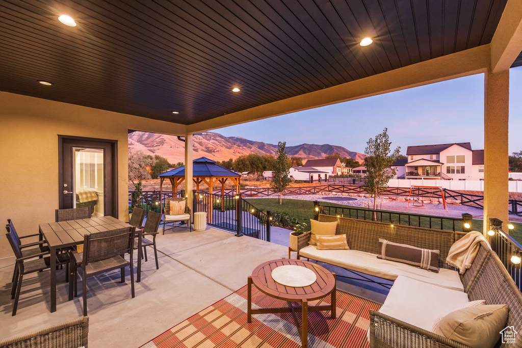 1662 E CLUFF LN Lake Point, UT 84074
