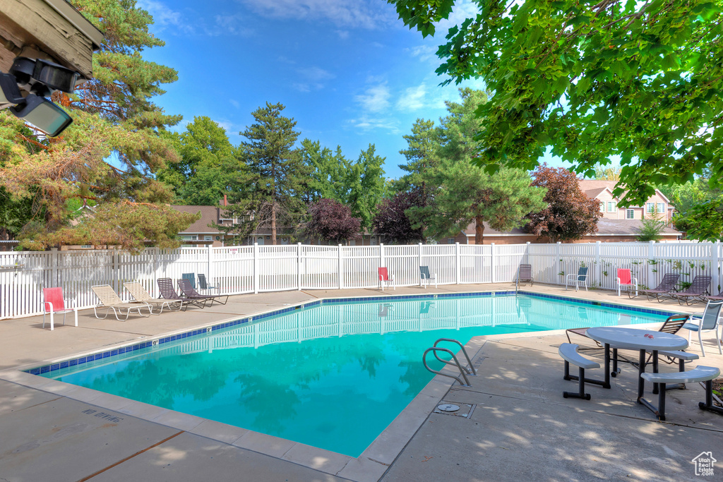 Photo 21 for MLS #2104930 at 618 E Cobblestone Ln
