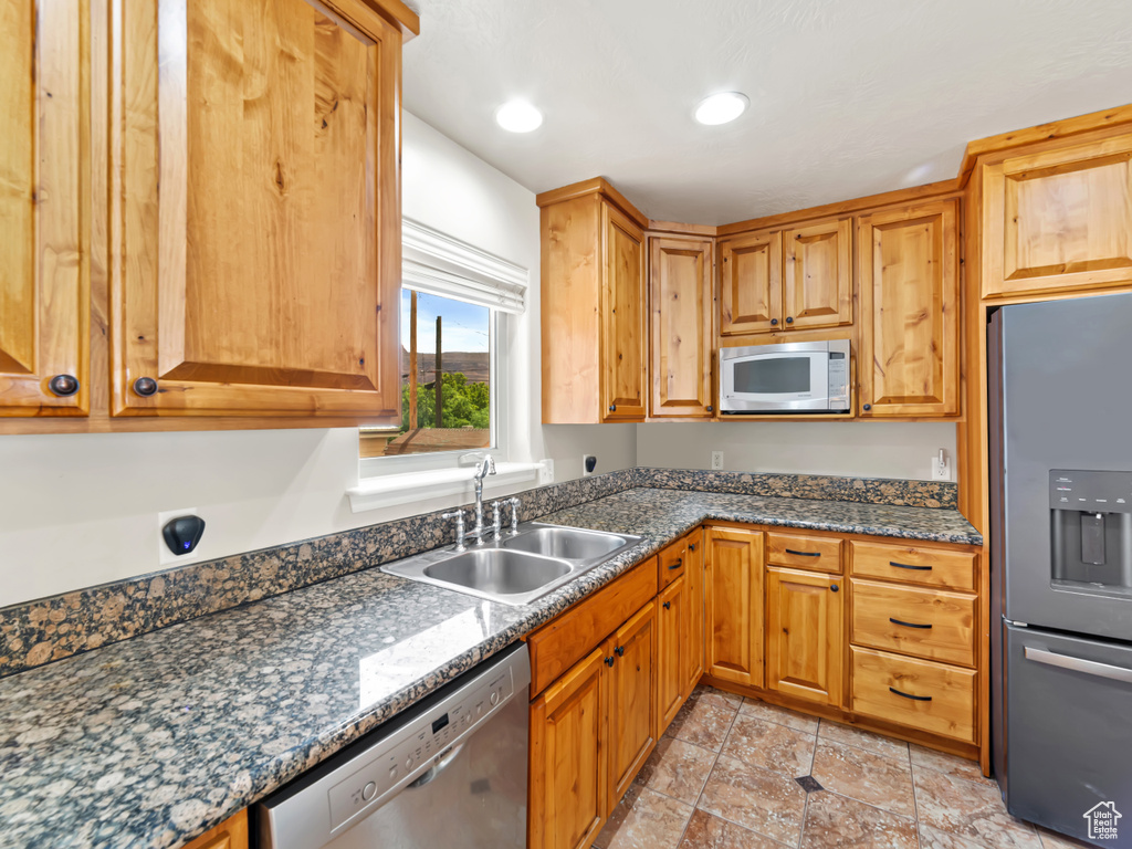 Photo 2 for MLS #2104942 at 820 Locust Ln