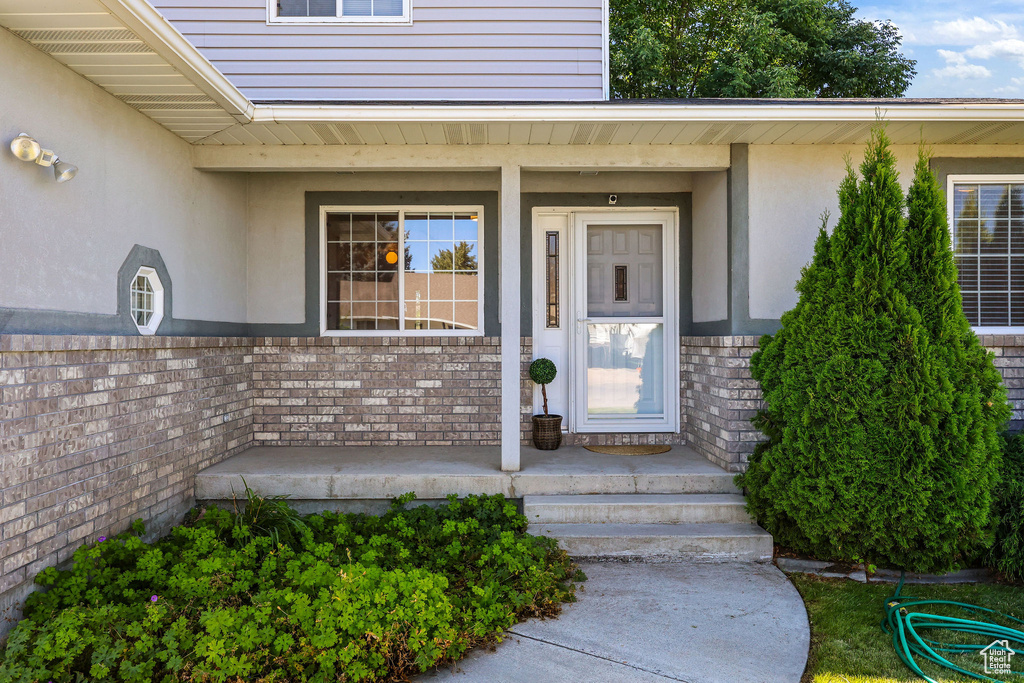 Photo 4 for MLS #2104946 at 596 Eagle Dr