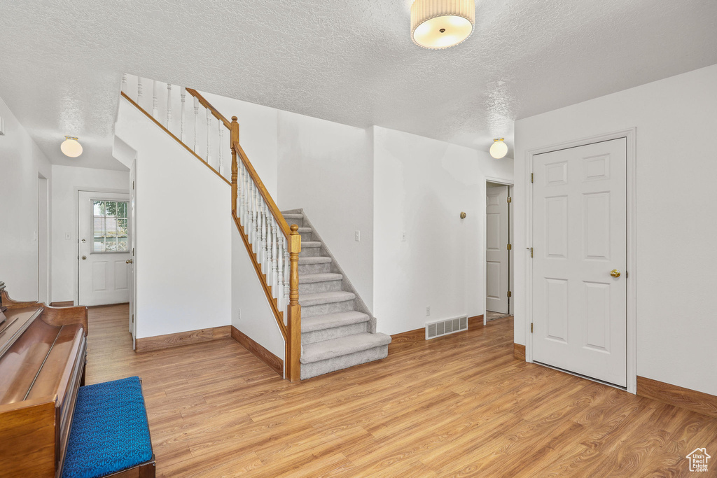 Photo 7 for MLS #2104946 at 596 Eagle Dr