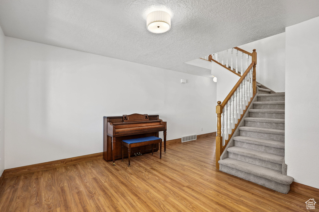 Photo 6 for MLS #2104946 at 596 Eagle Dr