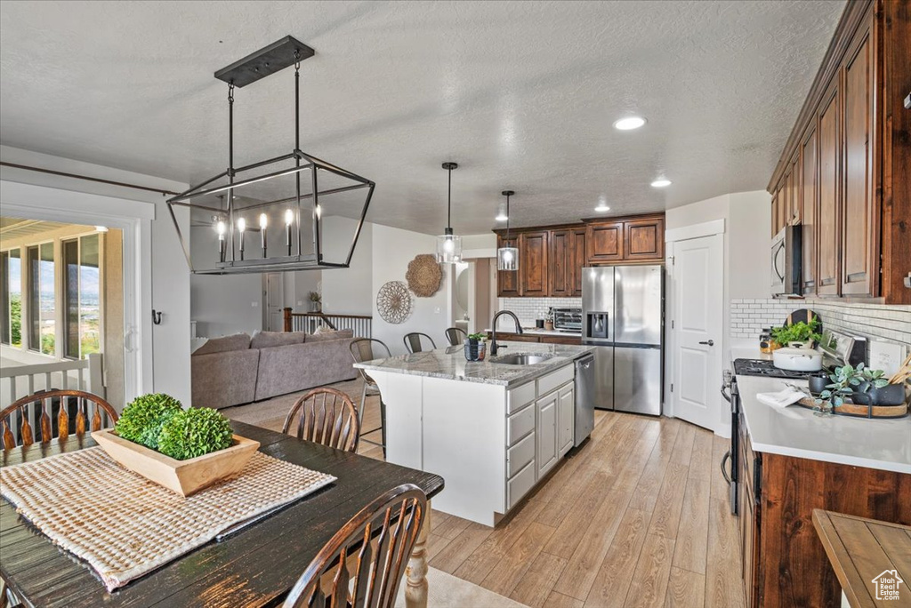 Photo 7 for MLS #2104972 at 1102 W Meridian Dr