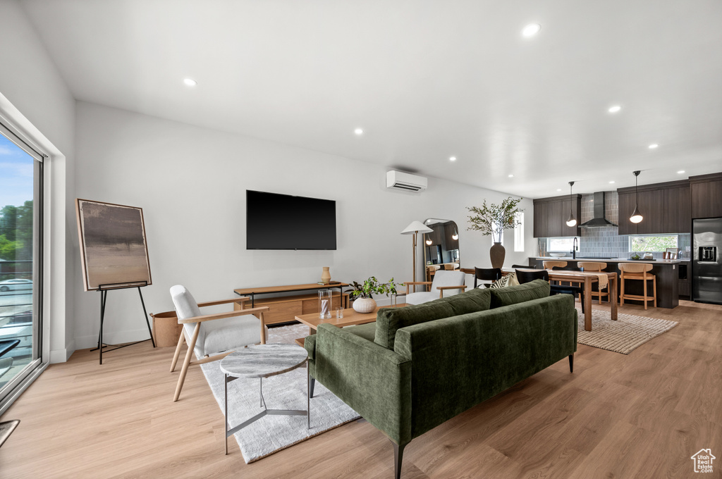 519 E WARNOCK AVE #UNIT B Salt Lake City, UT 84106