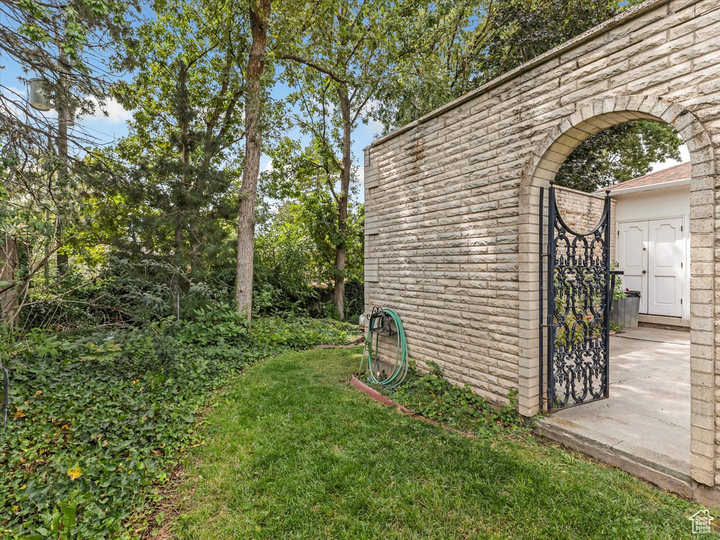 1772 E COUNTRYSIDE DR Millcreek, UT 84106