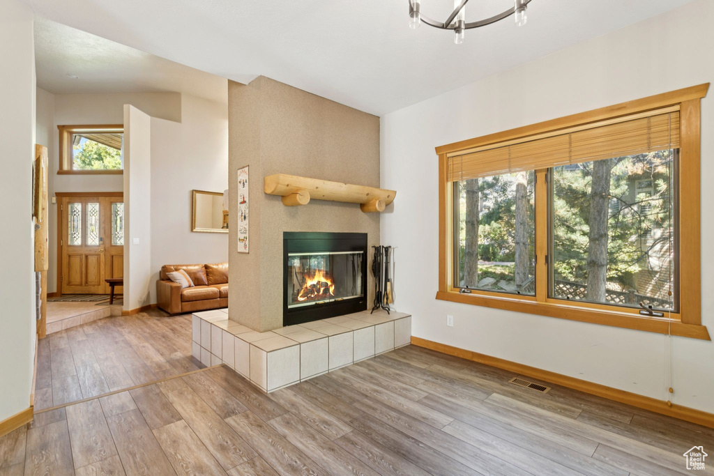 Photo 13 for MLS #2105050 at 2614 E Tuxedo Cir