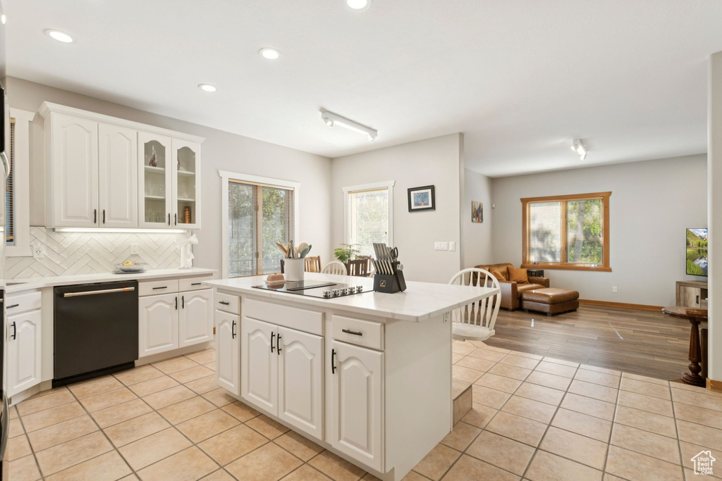 Photo 25 for MLS #2105050 at 2614 E Tuxedo Cir