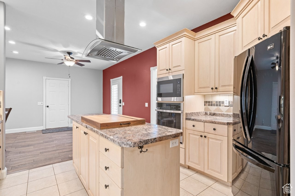Photo 17 for MLS #2105051 at 1788 E Seven Oaks Ln