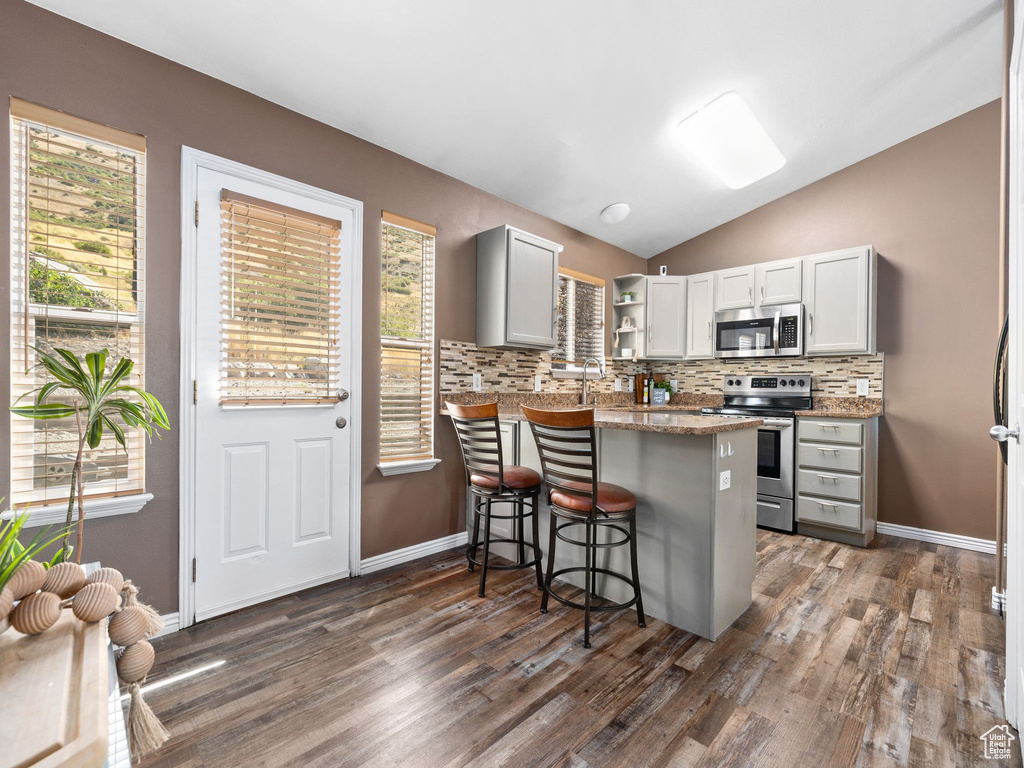 Photo 10 for MLS #2105057 at 1911 S Oregon Ave