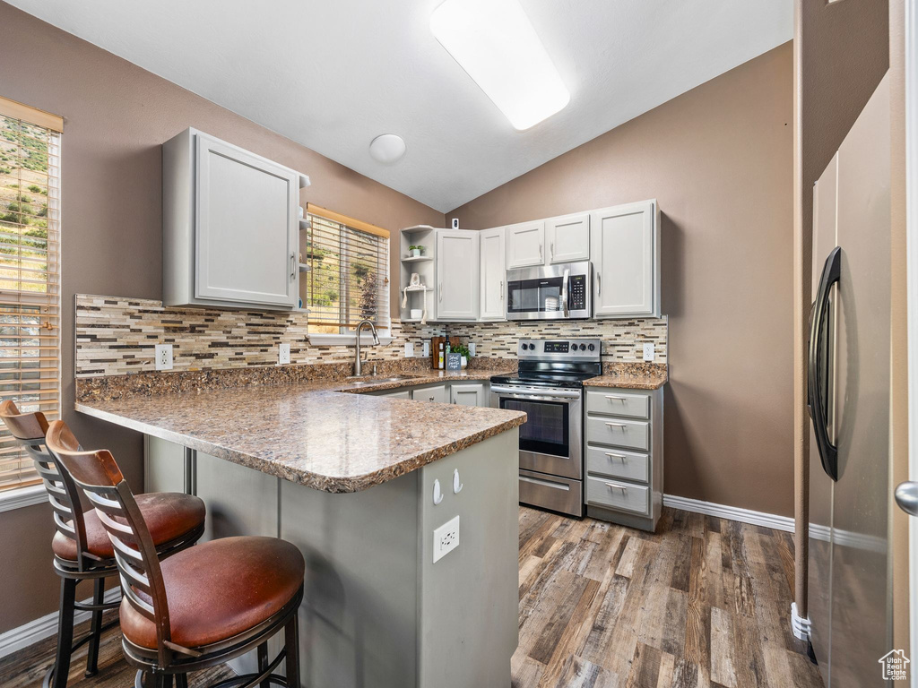 Photo 11 for MLS #2105057 at 1911 S Oregon Ave