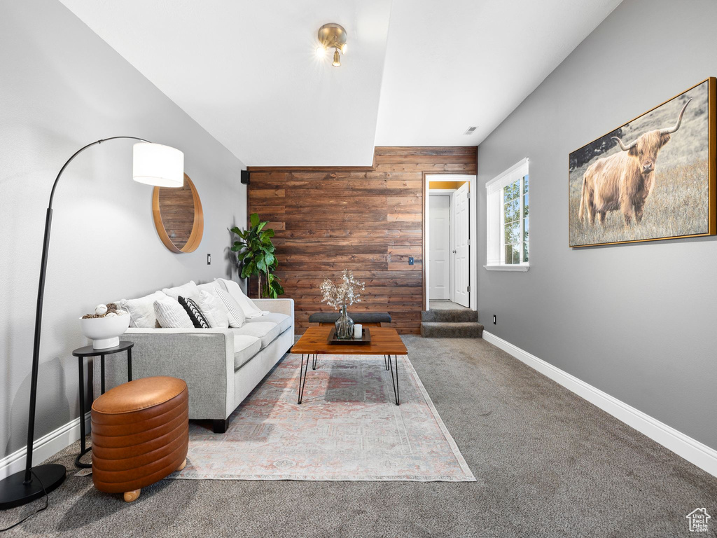 Photo 4 for MLS #2105057 at 1911 S Oregon Ave