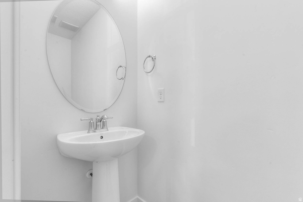 967 N AMBERLY PL North Salt Lake, UT 84054