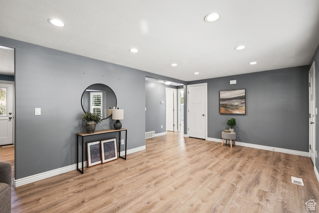 Photo 4 for MLS #2105074 at 5056 S 2800 West