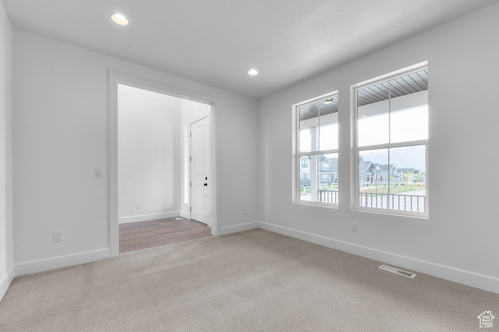 Photo 4 for MLS #2105090 at 6776 N Mt Jefferson