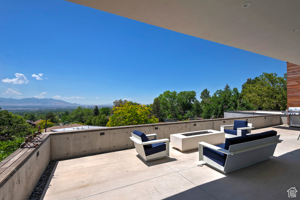2618 E SKYLINE DR Salt Lake City, UT 84108