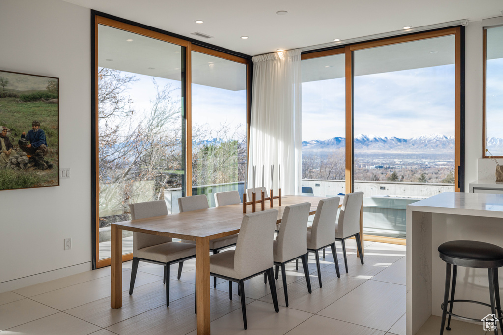 2618 E SKYLINE DR Salt Lake City, UT 84108