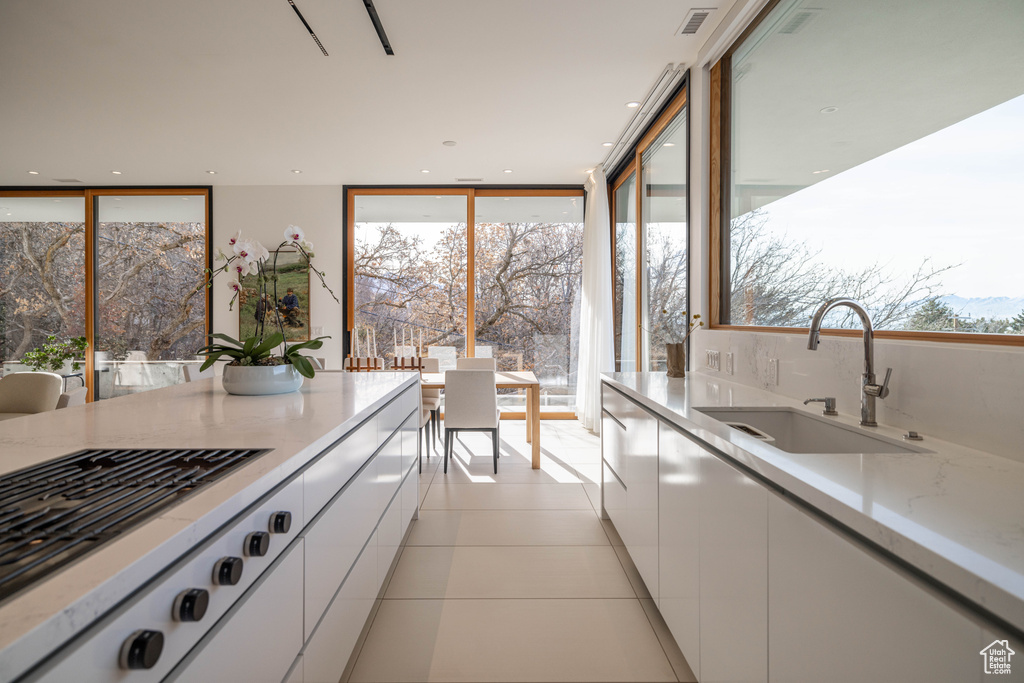 2618 E SKYLINE DR Salt Lake City, UT 84108