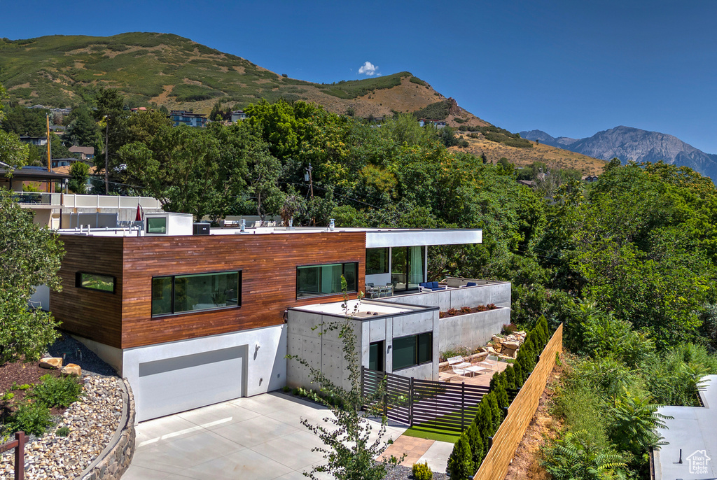 2618 E SKYLINE DR Salt Lake City, UT 84108