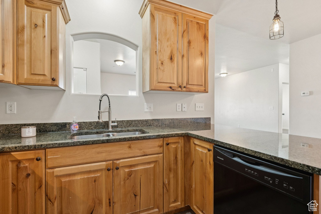 8215 N CLEAR ROCK RD #11 Eagle Mountain, UT 84005