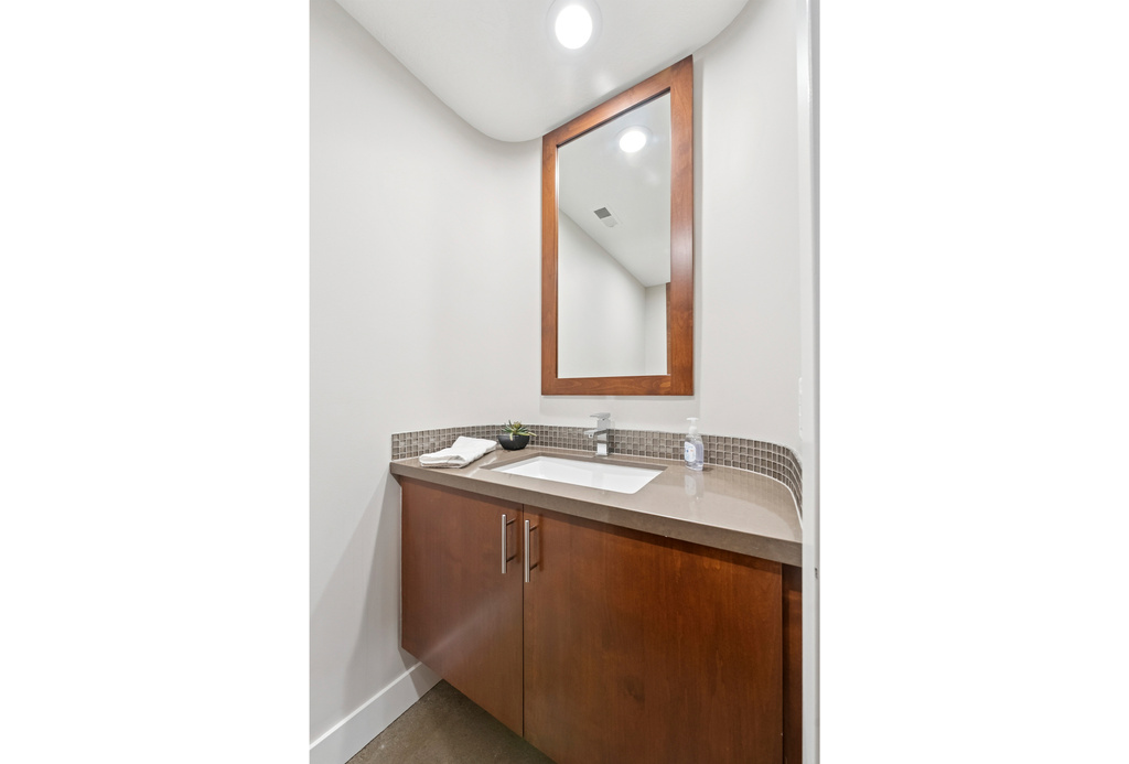 44 W BROADWAY #605S Salt Lake City, UT 84101