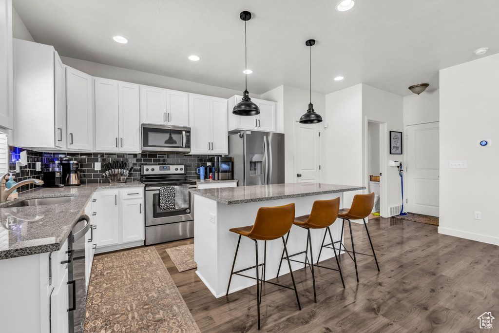7153 N MOUNTAIN FIELD DR Eagle Mountain, UT 84005