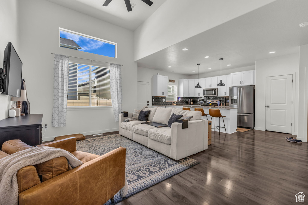 7153 N MOUNTAIN FIELD DR Eagle Mountain, UT 84005