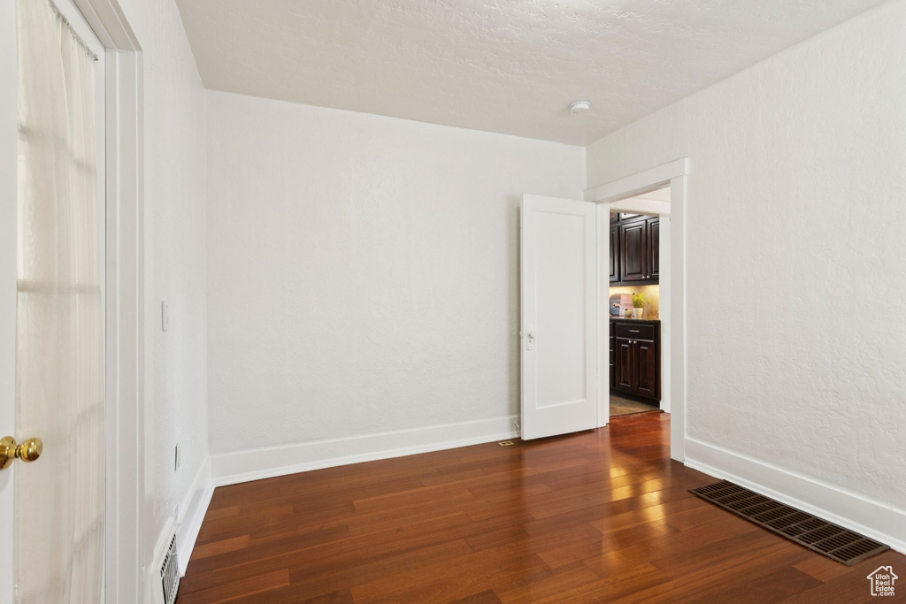 536 E HOLLYWOOD AVE Salt Lake City, UT 84105