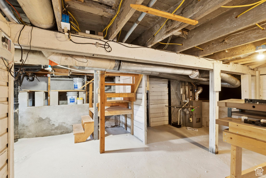 536 E HOLLYWOOD AVE Salt Lake City, UT 84105