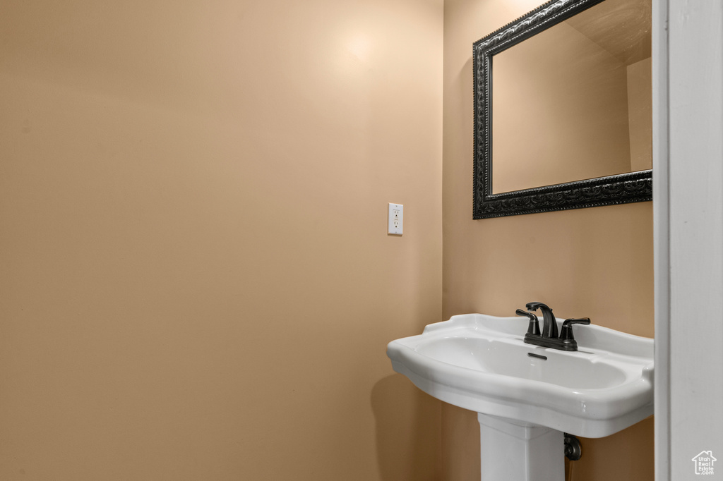 Photo 16 for MLS #2105193 at 4115 E 4325 North