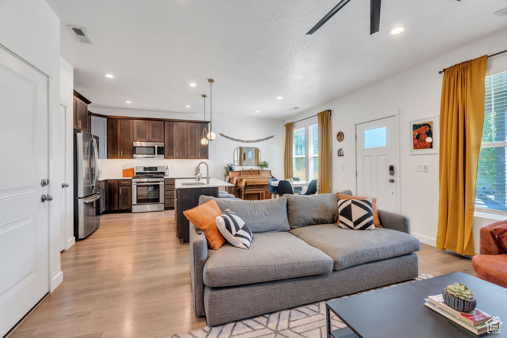 11422 S REGALSTONE DR South Jordan, UT 84009