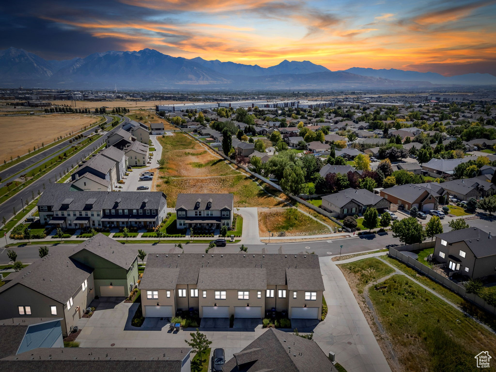 11422 S REGALSTONE DR South Jordan, UT 84009