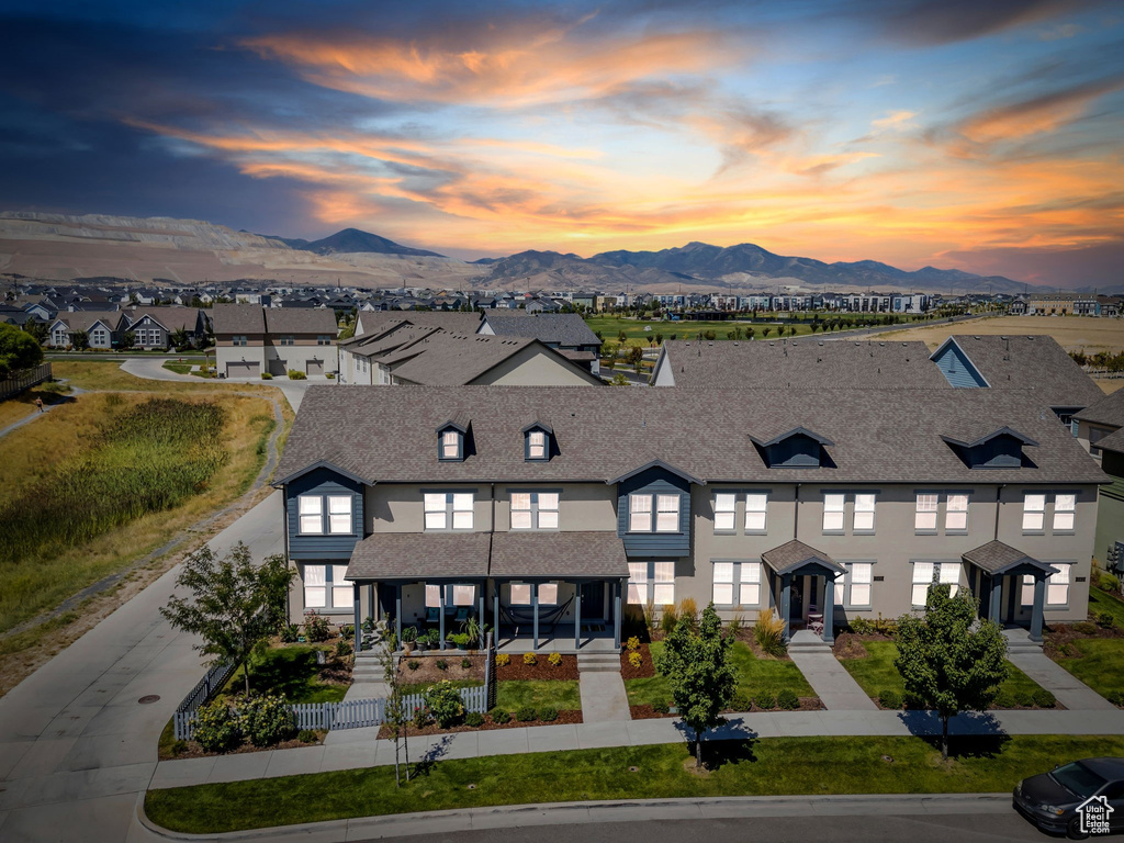 11422 S REGALSTONE DR South Jordan, UT 84009