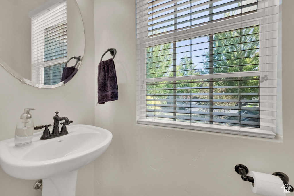 4251 W LAKE BRIDGE DR South Jordan, UT 84009