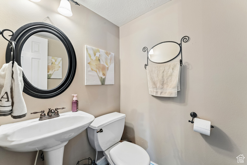 381 W CONCORD PL Saratoga Springs, UT 84045