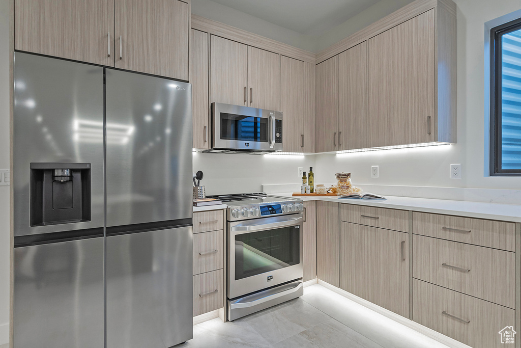 2222 E WALKER LN Holladay, UT 84117