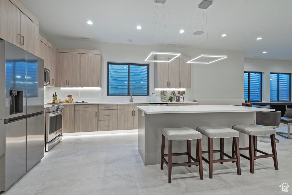 2222 E WALKER LN Holladay, UT 84117