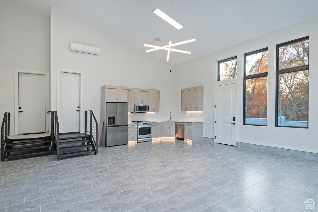 2222 E WALKER LN Holladay, UT 84117