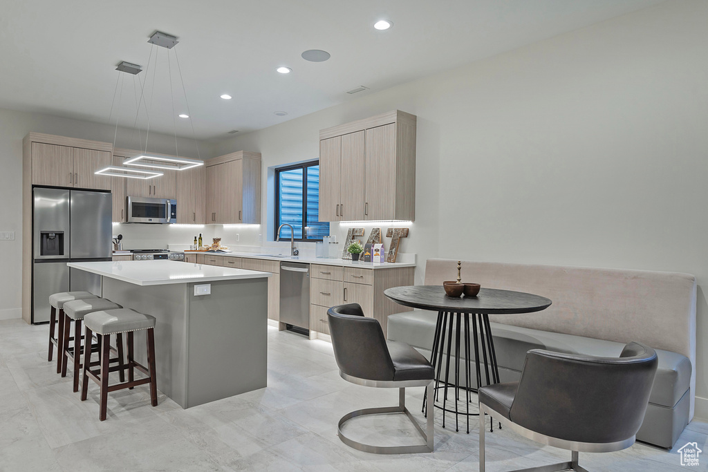 2222 E WALKER LN Holladay, UT 84117