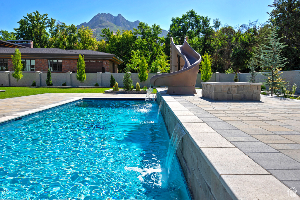 2222 E WALKER LN Holladay, UT 84117